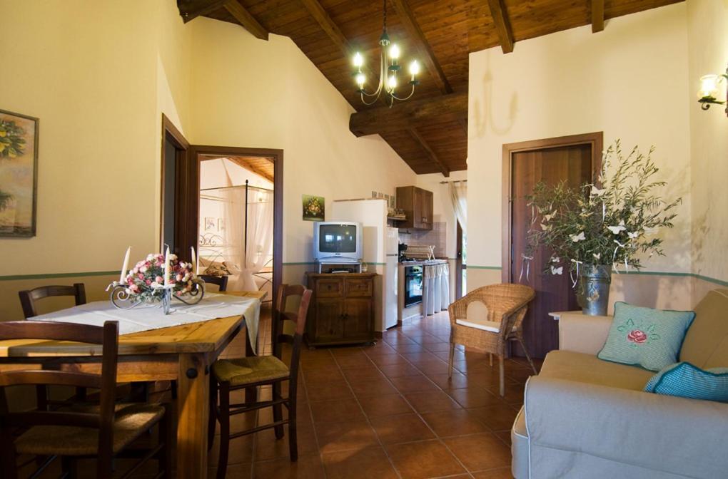 Agriturismo Poggio Di Maremma Pescia Romana Esterno foto